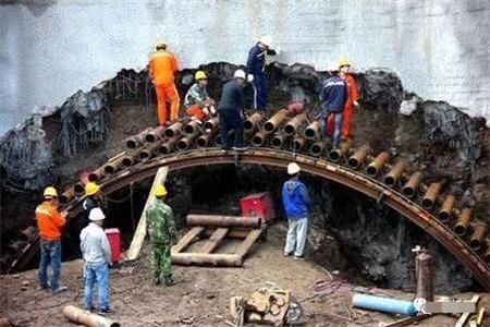 黄岩隧道钢花管支护案例